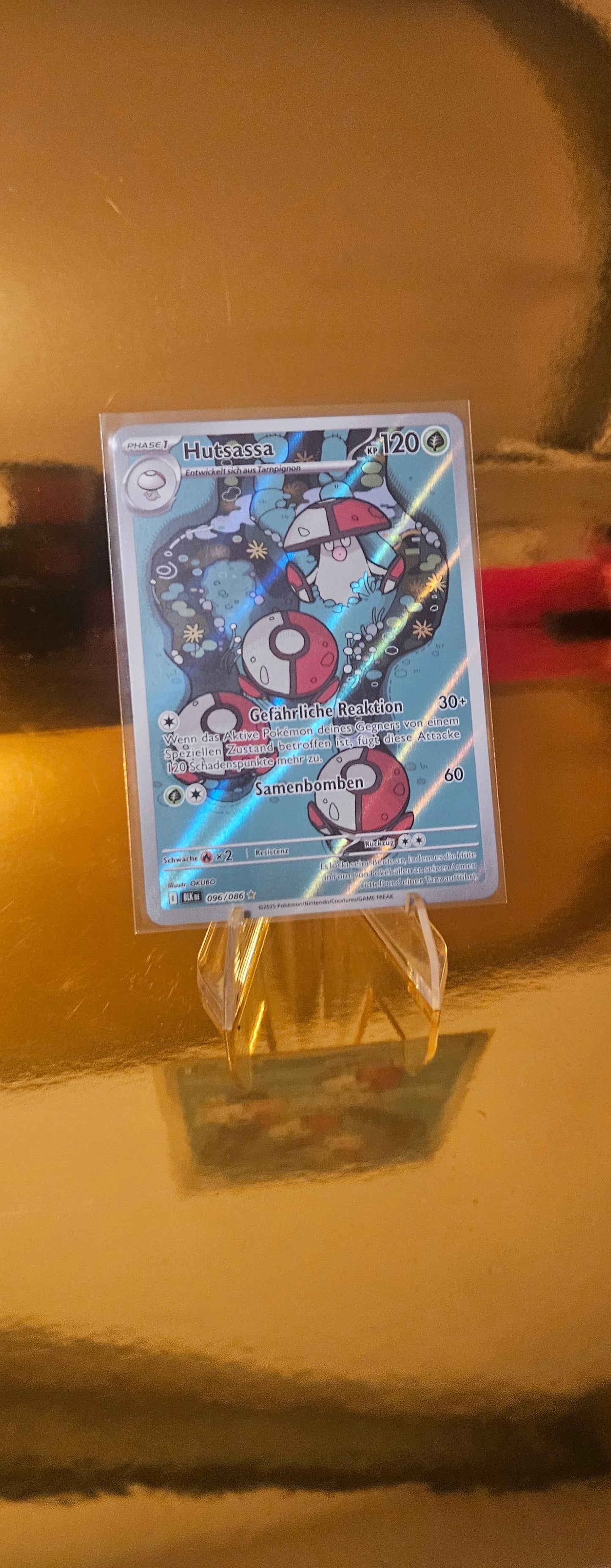 Hutsassa (BLK 096) Schwarze Blitze - Amoonguss